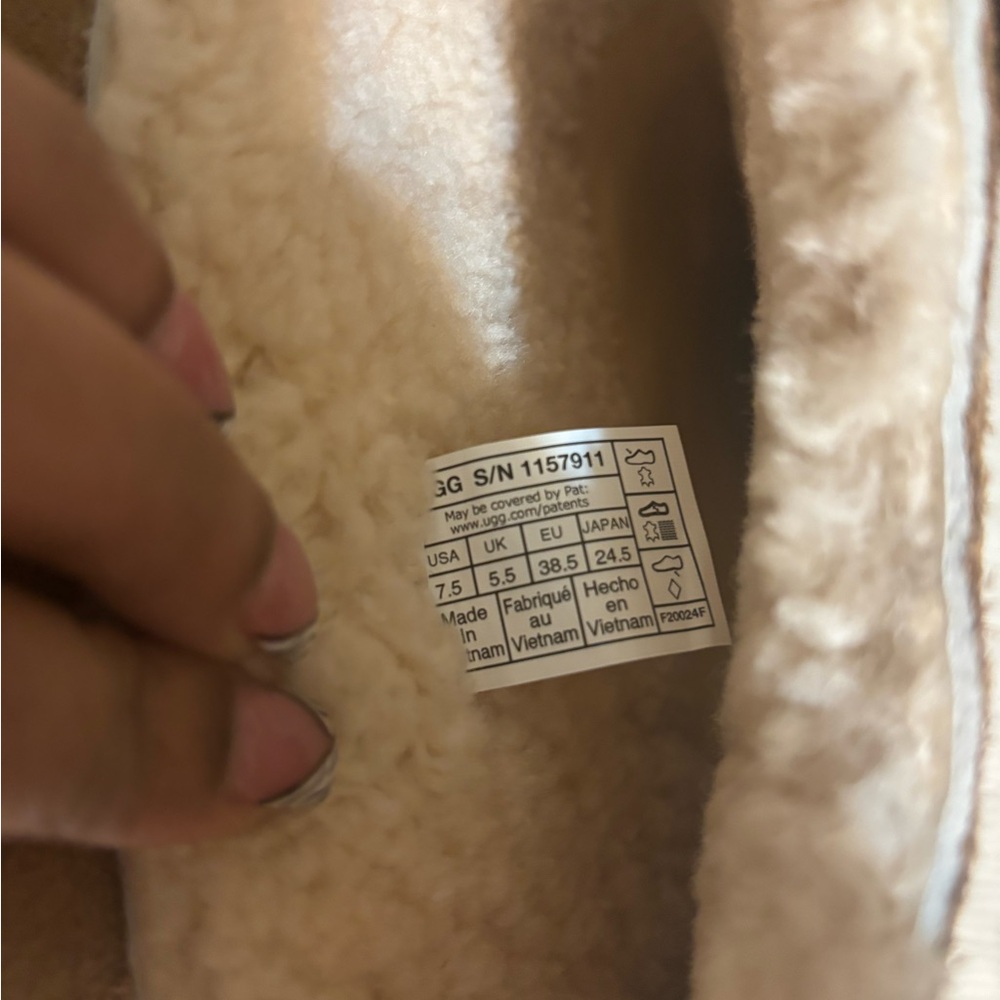 Ugg New Heights Platform Xtra Boots 🎄 - Picture 2 of 5